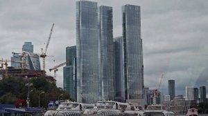 Ехали зайчики на речном трамвайчике