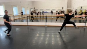 Тур пике-круг-Лиана и ЖЕТЕ АН ТУРНАНТ-мальчики