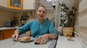 МУКБАНГ сосиски 🌭 и жареная картошка на УЖИН!