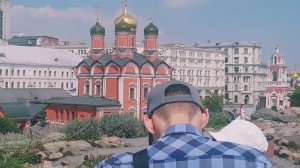 В Москве жара В ГУМЕ фестиваль цветов Прогулки по Москве