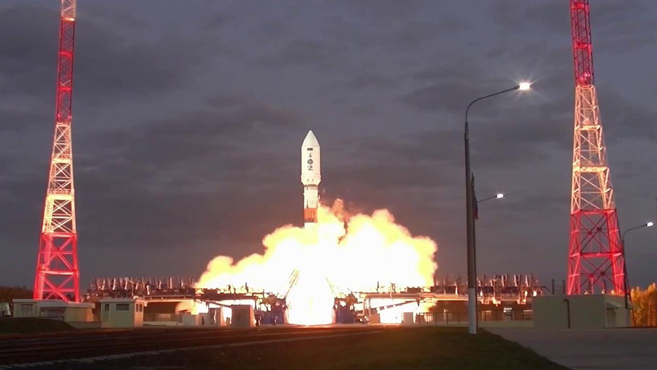 Два новых российских космических аппарата вышли на целевую околоземную орбиту