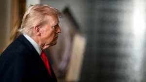 Взорвать страну: почему политические граффити пугают чиновников