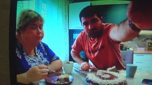 ПОЧЕМУ   Уралка и Сафарка взяли Абдугани   жить   к себе      ПОДПИШИСЬ