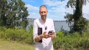 Лукашенко, сдавайся. Он смог победить растянутое изображение !!!