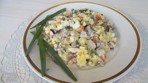 Салат из слабосоленой селедки с яйцами и картофелем. Рецепт рыбного салата