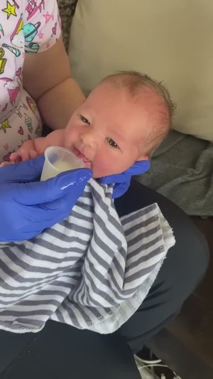 Кормление из чашки