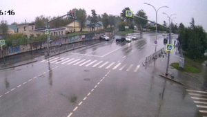 Момент ДТП произошедшего на ул. Таватуйской в Екатеринбурге, 8 сентября, около 14.30.