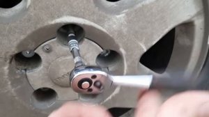 Очистка резьбы в ступице