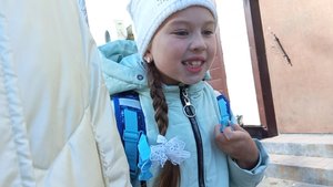 Утеплила отдушины.Спустили картошку в подпол.
