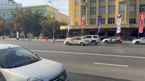 Трамвай без рожек и проводов на проспекте академика Сахарова