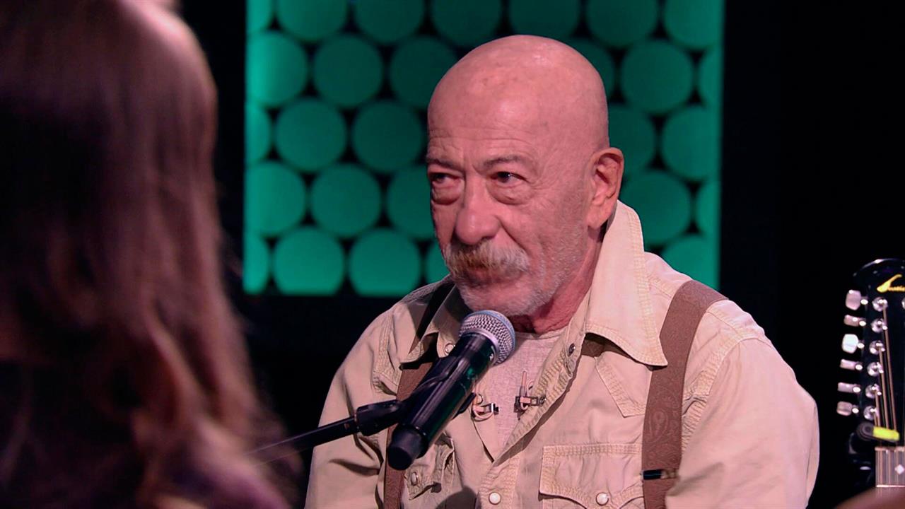 Александр Розенбаум исполнил рэп-версию песни "Вальс-бостон" в подкасте "Неформат".