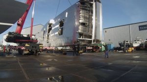 Кантовка корпуса яхты Van der Valk Explorer 24M / Timelapse turning the hull