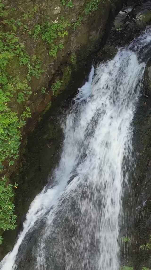 Водопад "Великан" (Абхазия, Ткуарчалский район) смотреть онлайн