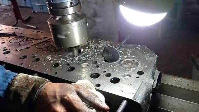 Восстановление головки блока цилиндров дизельного двигателя в кустарных условиях смотреть онлайн