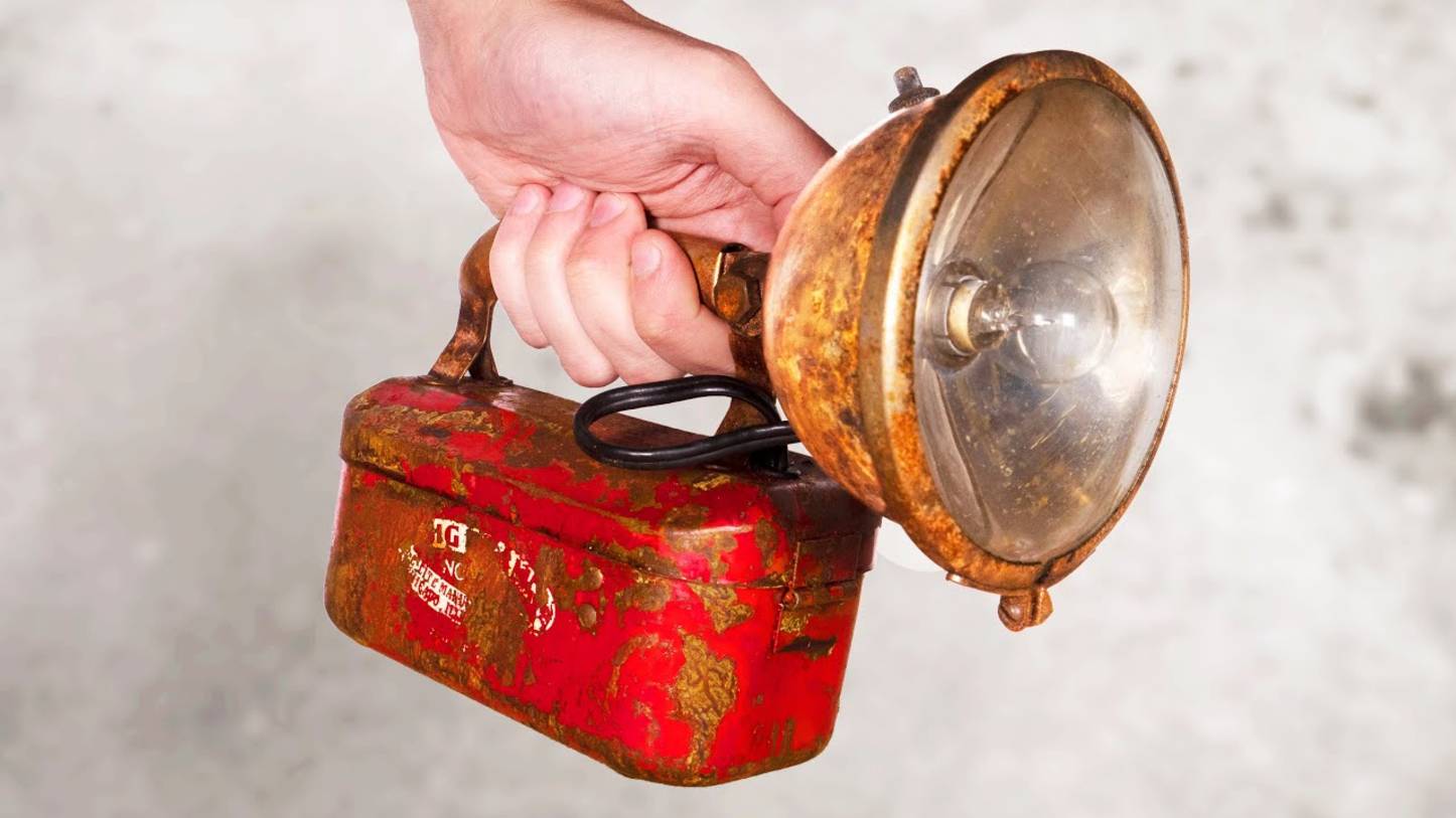 Нашёл ФОНАРЬ из 50-х и вернул его к жизни! Реставрация, которая шокирует! смотреть онлайн