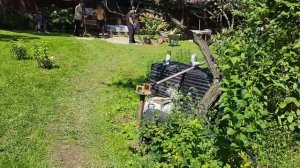 Заливка бетонной плиты под парковку, установка ливнёвых лотков,  мощение брусчаткой, дренаж участка.