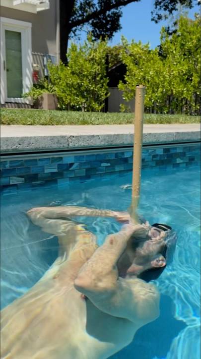 Проверка, Можете Ли Вы Дышать Под Водой! (Марк Робер НАСА | Mark Rober NASA) смотреть онлайн