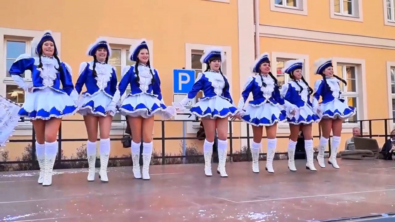 Немецкий народный танец Gardetanz смотреть онлайн