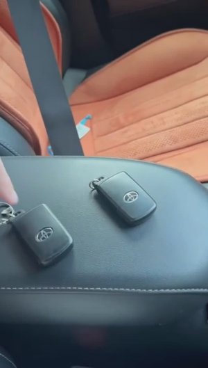 Добавление ключа к Toyota Harrier 60 кузов с помощью программы KeyHacker