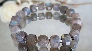 Браслет из лабрадора кубики