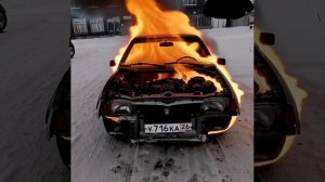машина горит