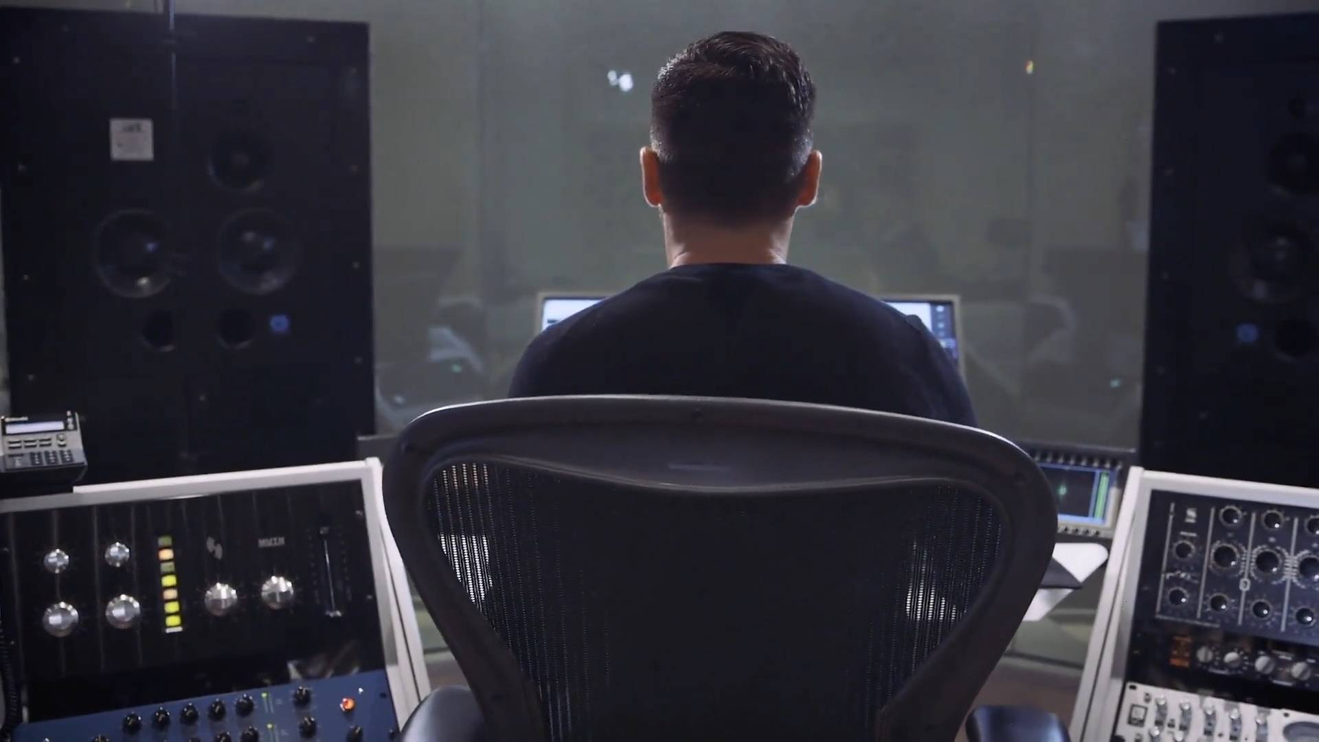 02. Mastering 'Close Your Eyes' by Run Jewels