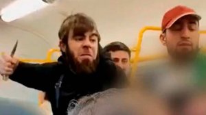 Мужчины с ножом напали на контролеров в подмосковной электричке