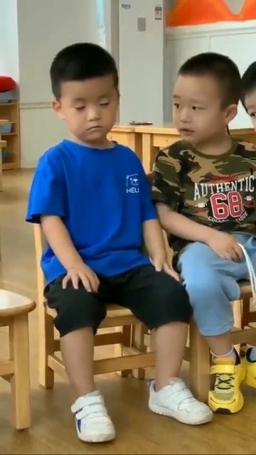 Друг в Беде не бросит смотреть онлайн