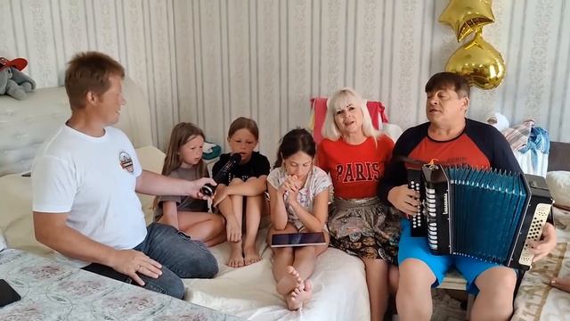 Матушка земля поют дети под гармонь Дружная семья учат слова народной песни смотреть онлайн