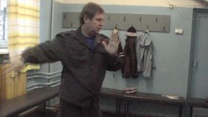 Урок №1 Уход от удара в лицо и сбив