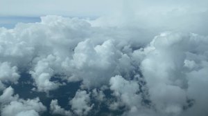 Между облаков.