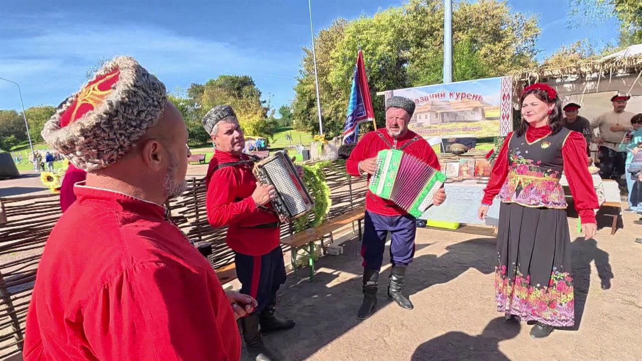 Ярко и красочно столица России продолжает праздновать день рождения