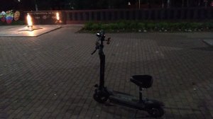 Приехал на электросамокате Kugoo Max Speed к памятнику воинам павшим в Великой Отечественной Войне