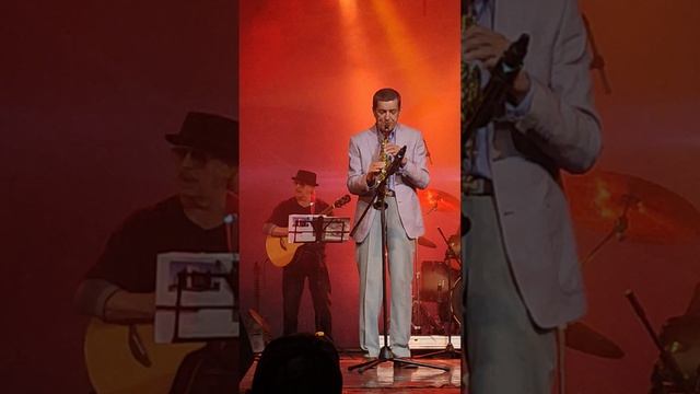 Заслуженный артист России Валерий Нагорный (саксофон) смотреть онлайн