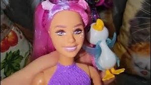 Кукла Барби в сказочном наряде и с домашним питомцем гусем, символ, Барби: Прикосновение волшебства