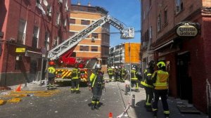 Жителей Мадрида не пускают в дома после взрыва в баре