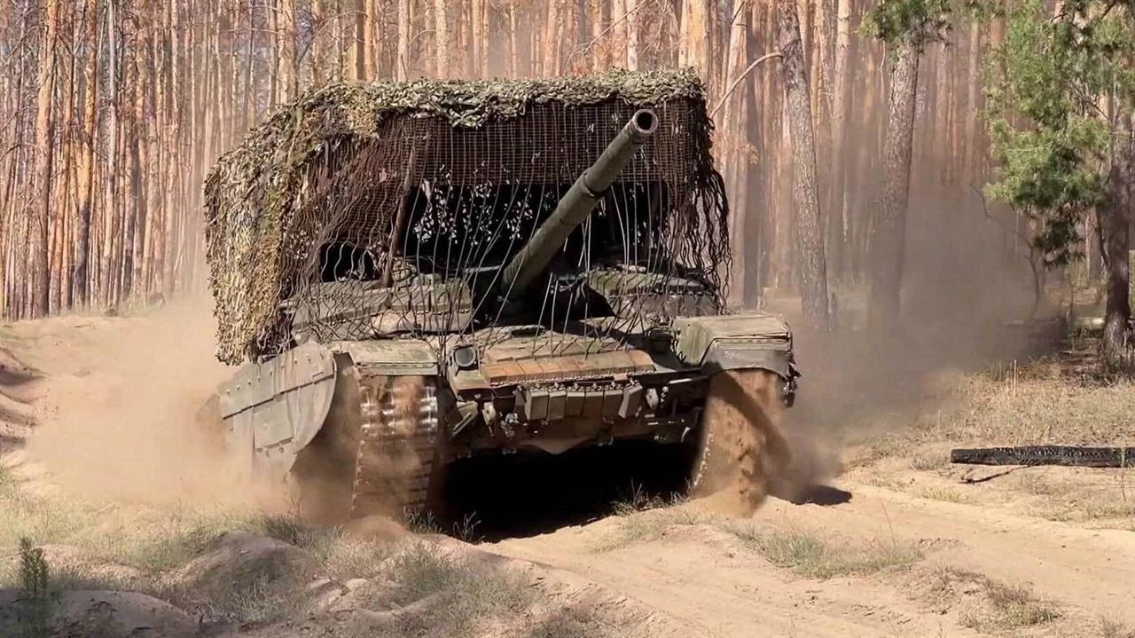 Российские танкисты отмечают профессиональный праздник