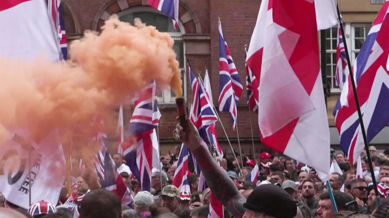 Беспорядки начались в центре британской столицы