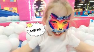 Настя в развлекательном центре. Aquagrim в стиле котика!