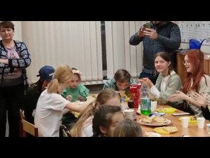 Екатерина Арамовна и Данич Лада поют песню. 2023