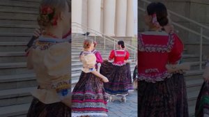 Сочи у Зимнего театра...