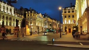 Pall Mall Street in London during the night