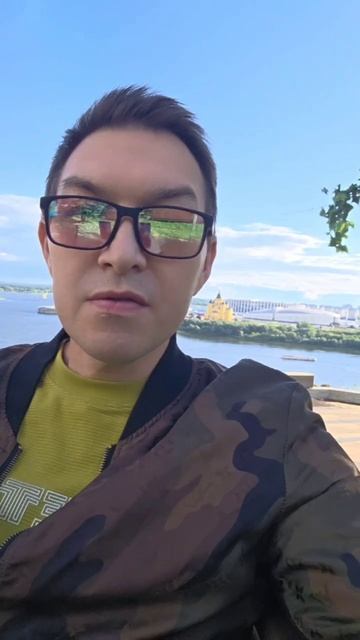 Люди постоянно  сливают энергию свою