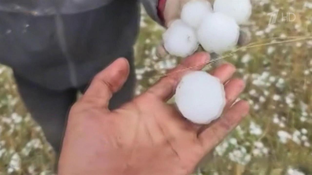 Рядом с Каспийском в море прошли огромные водяные смерчи