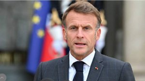 Политолог предрек досрочное завершение карьеры Макрона из-за протестов во Франции