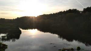 Проходя через реку Клязьма, всегда спускаюсь под мост и прохожу по служебной подвесной ферме