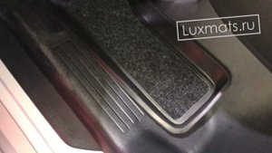 Всесезонные 3D автомобильные коврики в салон Mitsubishi Pajero Sport 2015-н.в. с ковролином