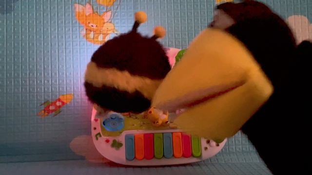 Танцуем с вороной Асей. Обзор игрушки.