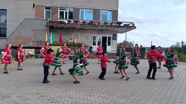 танец "Задорная кадриль", ансамбль танца PROявление в д. Коткозеро смотреть онлайн