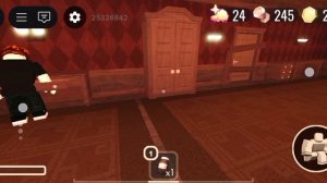 Играю в дорс с квест мастером роблокс мастером нашёл посхалку